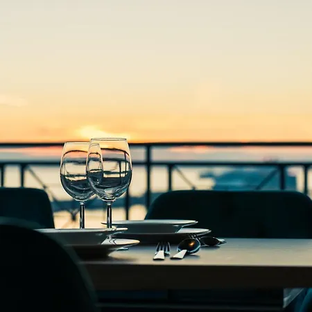 Be Your - Tower Beach Чивитавеккья